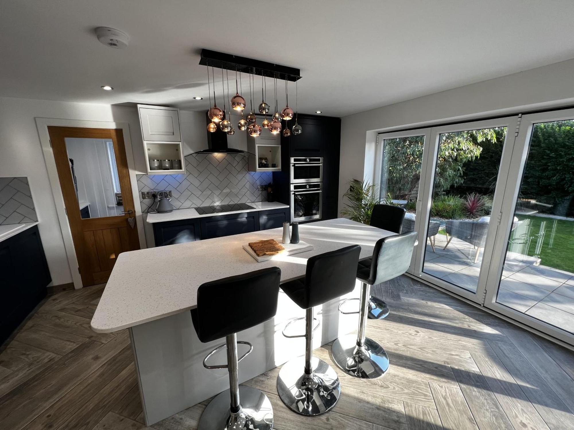 Stylish Modern Home With Parking Enclosed Garden Holyhead Eksteriør bilde